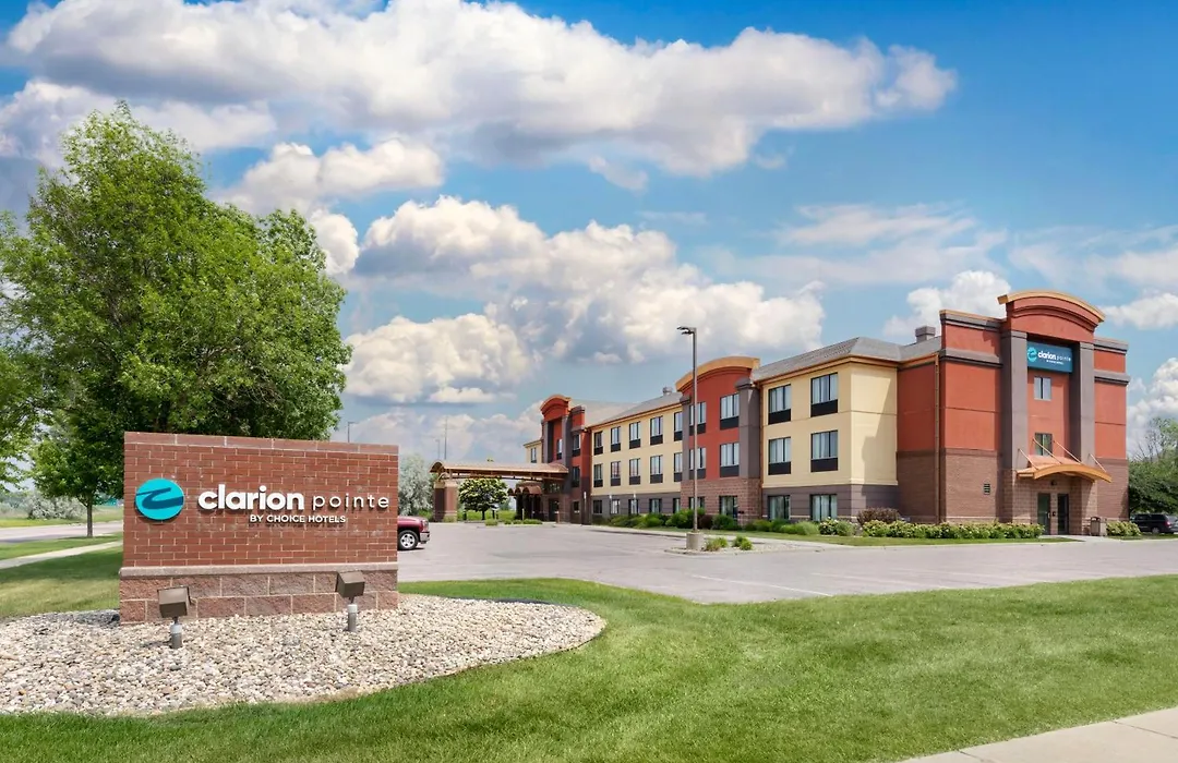 Clarion Pointe Sioux Falls Airport-1
